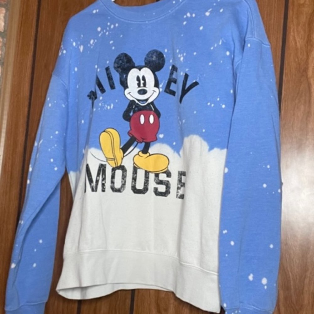 blue and white crewneck size small